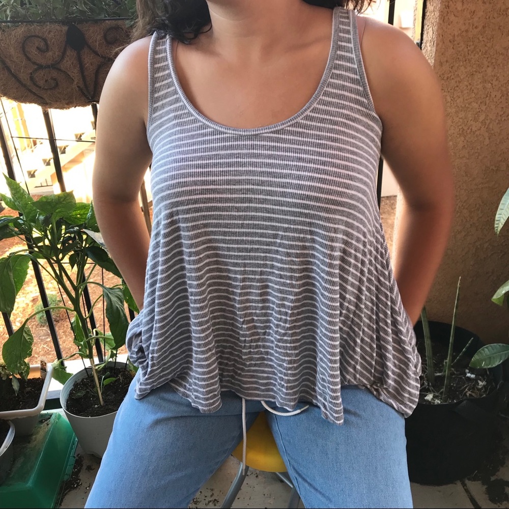 Flowy tank